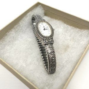 Women's number dial silver finish dressy casual fashion wrist watch